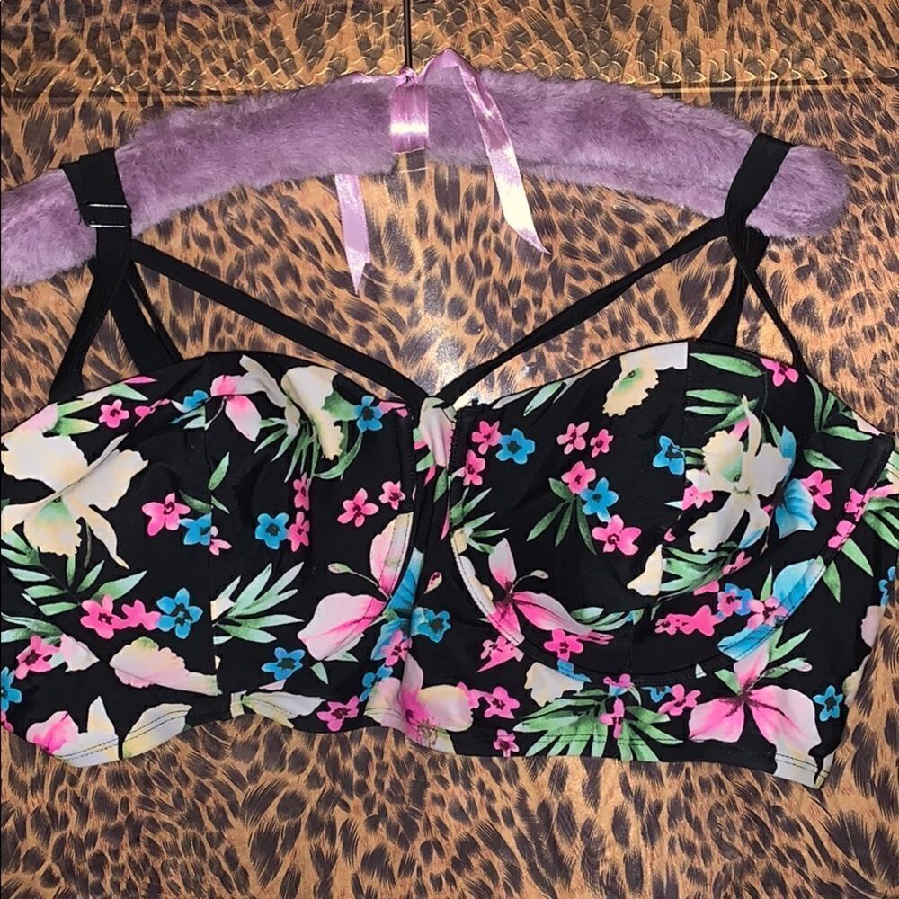 Tropical printed swimsuit top